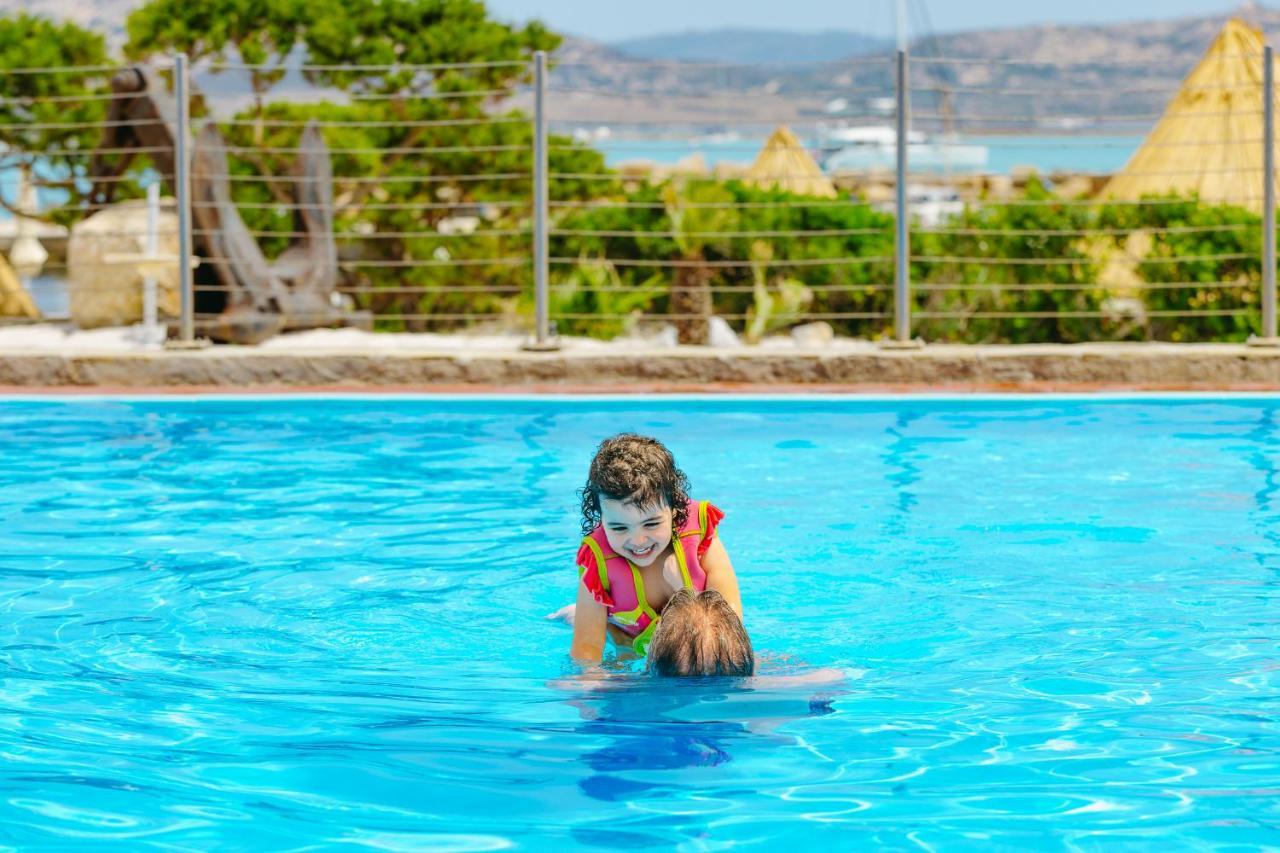 Unahotels Club Hotel Ancora Stintino Esterno foto