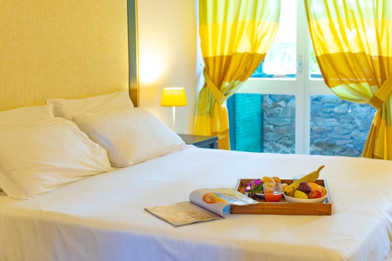 Unahotels Club Hotel Ancora Stintino Esterno foto